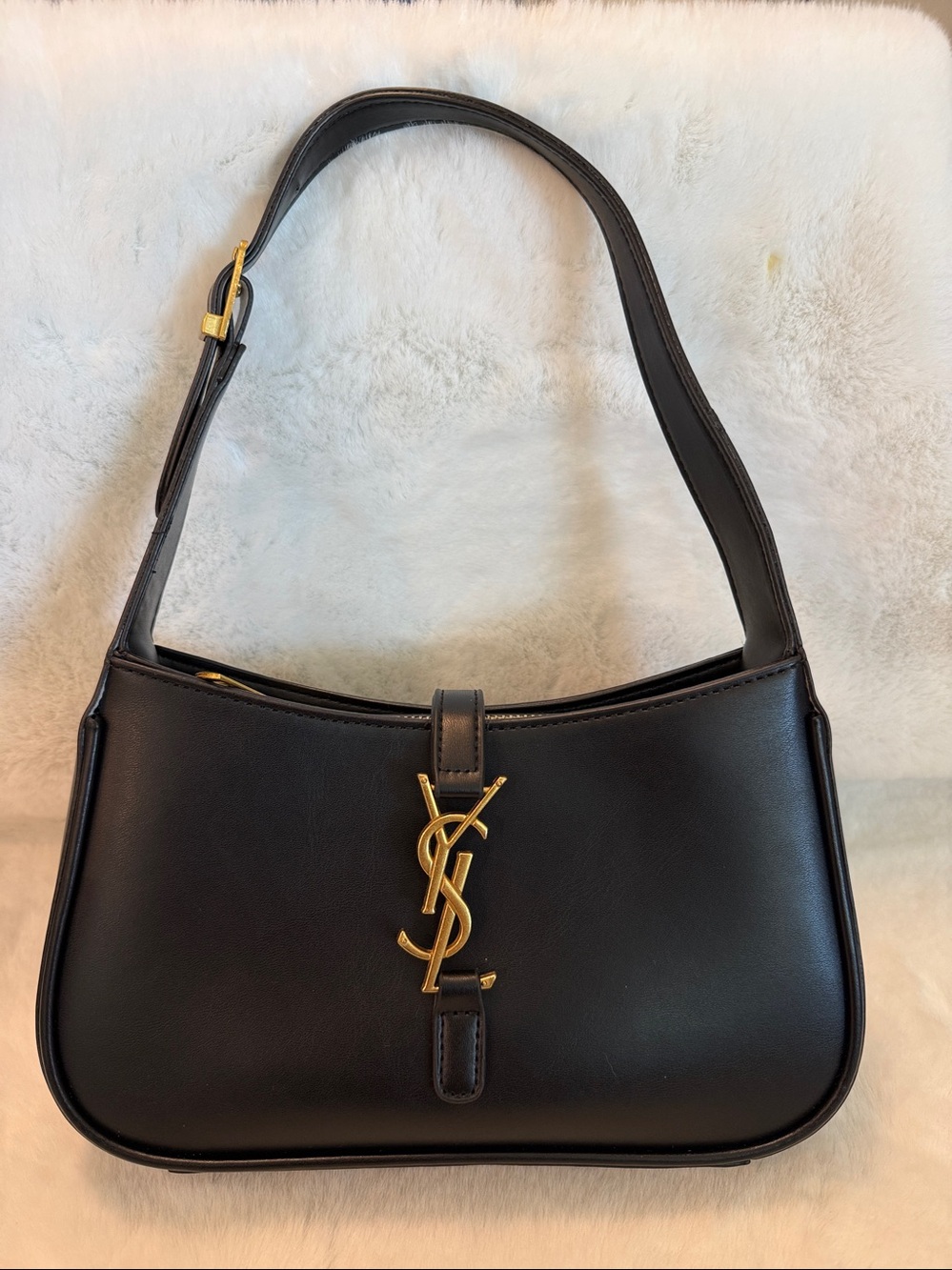 NWOT Source Unknown Black Leather Logo Shoulder Bag